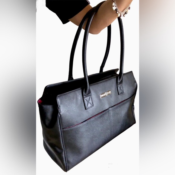 Travel Carry on -Tote - Weekender Large Bag by Mary Kay. - Picture 2 of 5